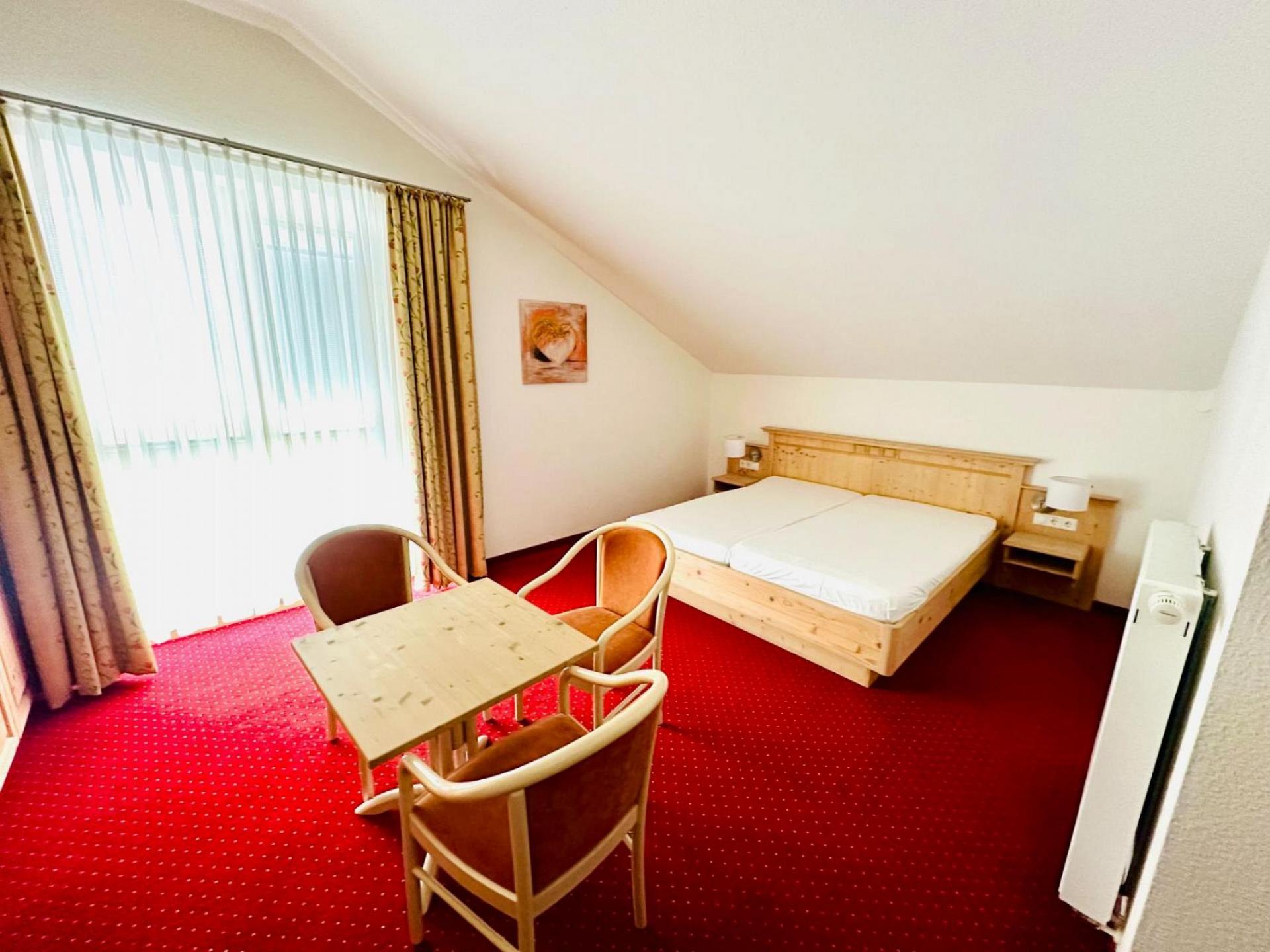 Schlafzimmer 2