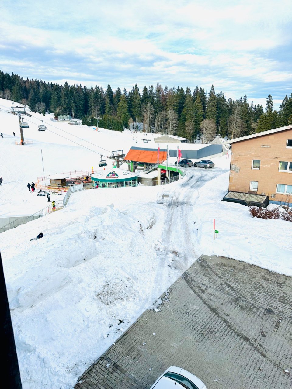 Blick auf die Piste/ Lift