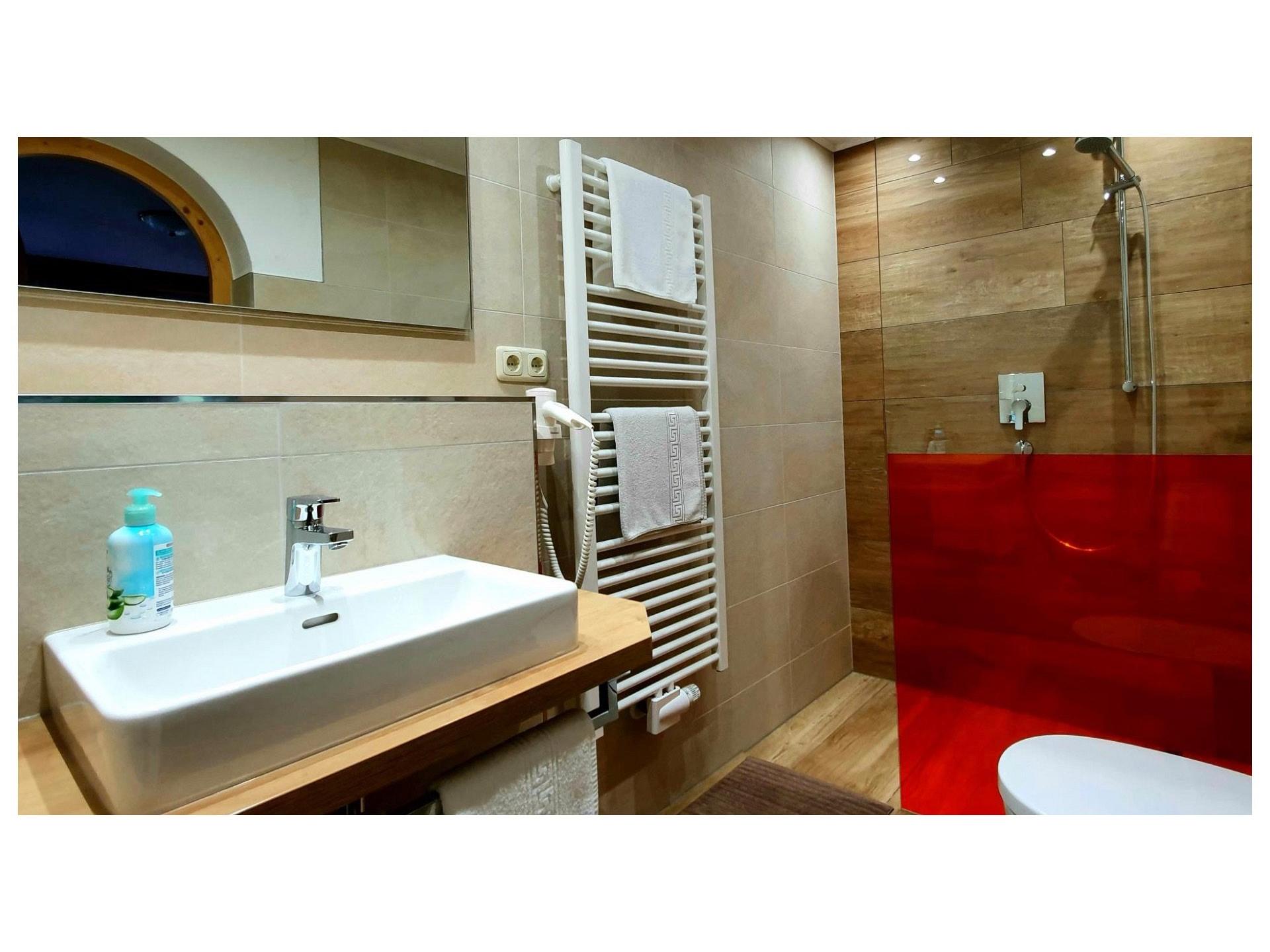 Bad zu Schlafzimmer 1