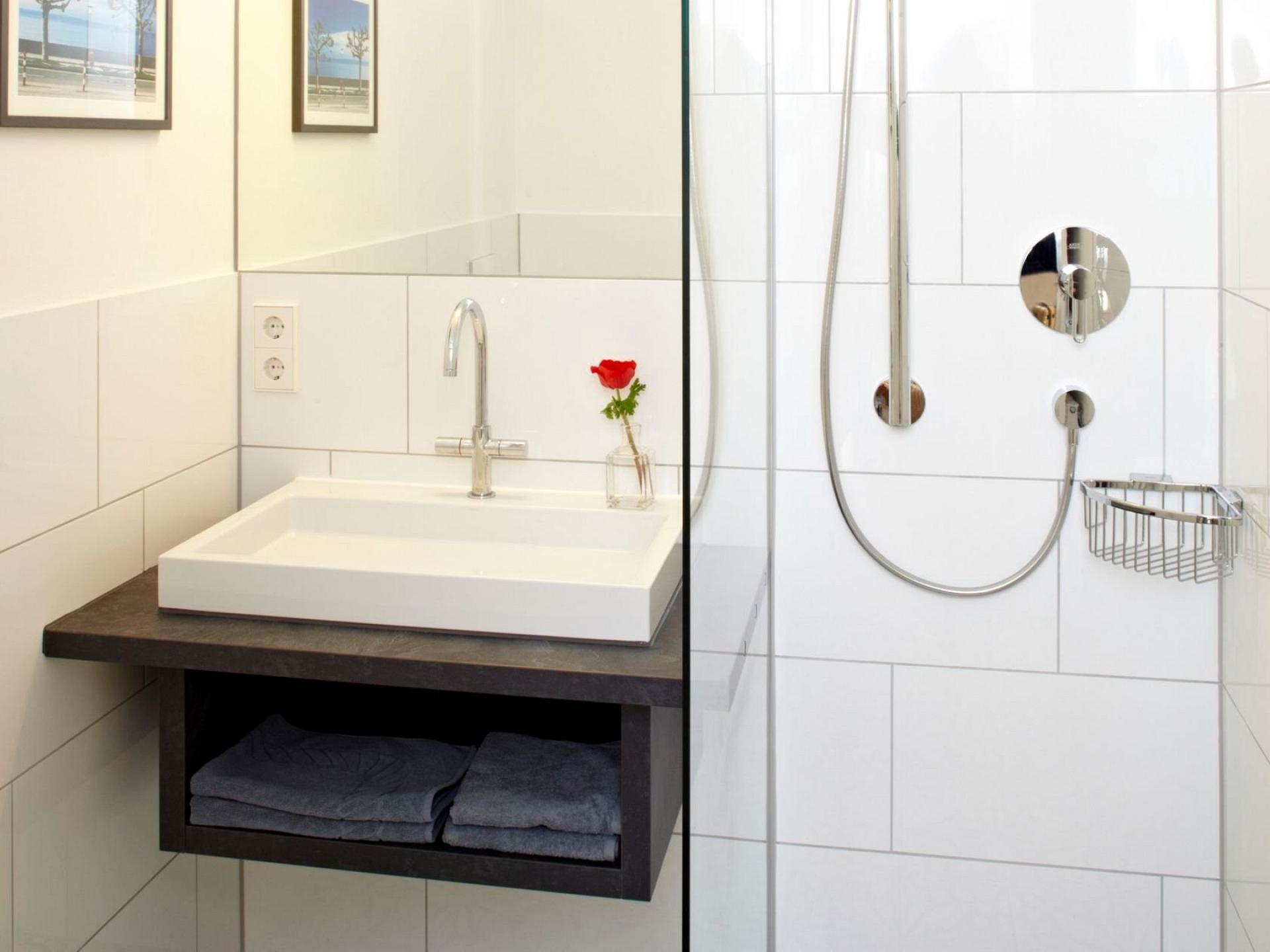 Bad mit WC und Dusche