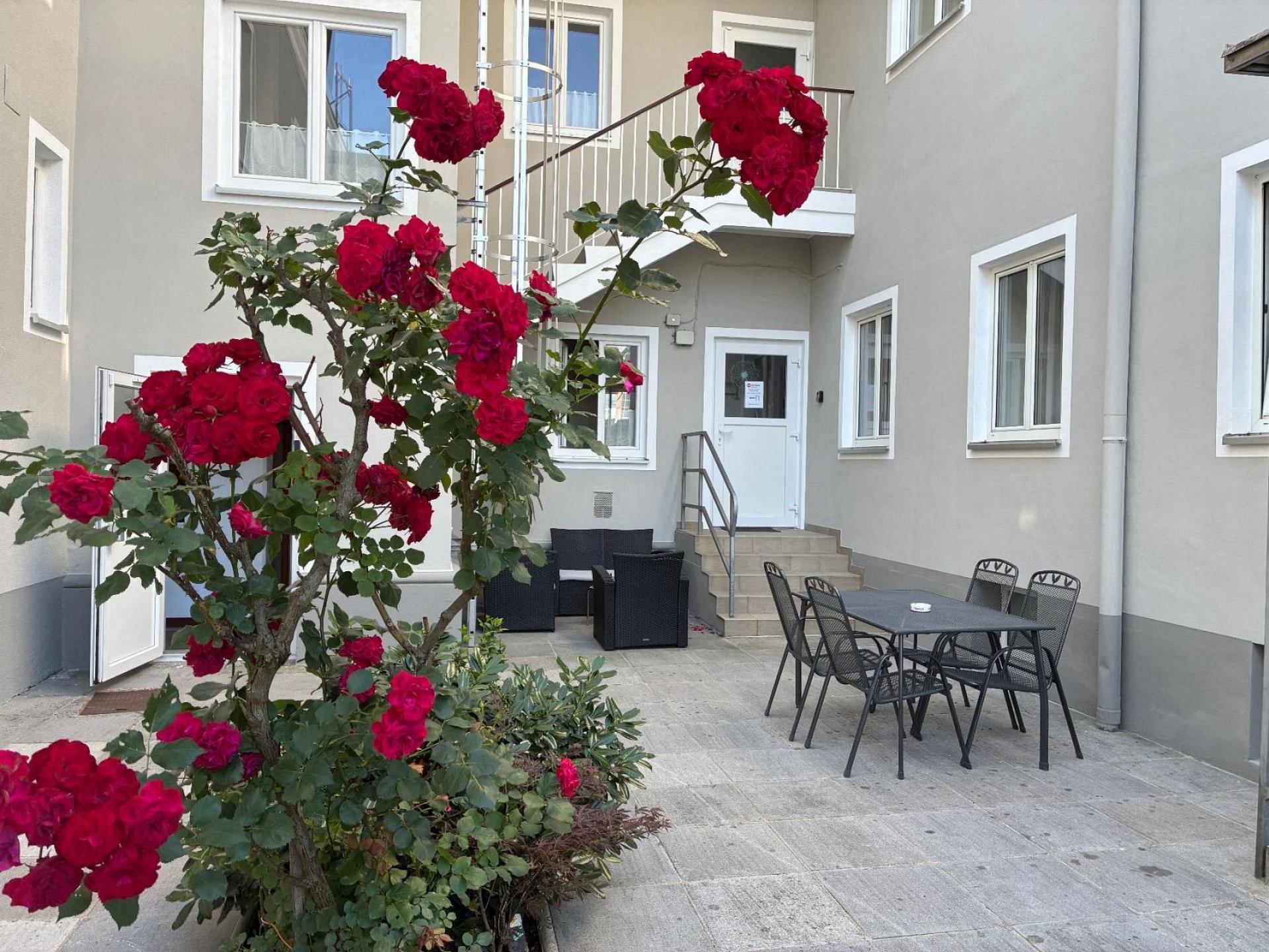 Innenhof-Terrasse