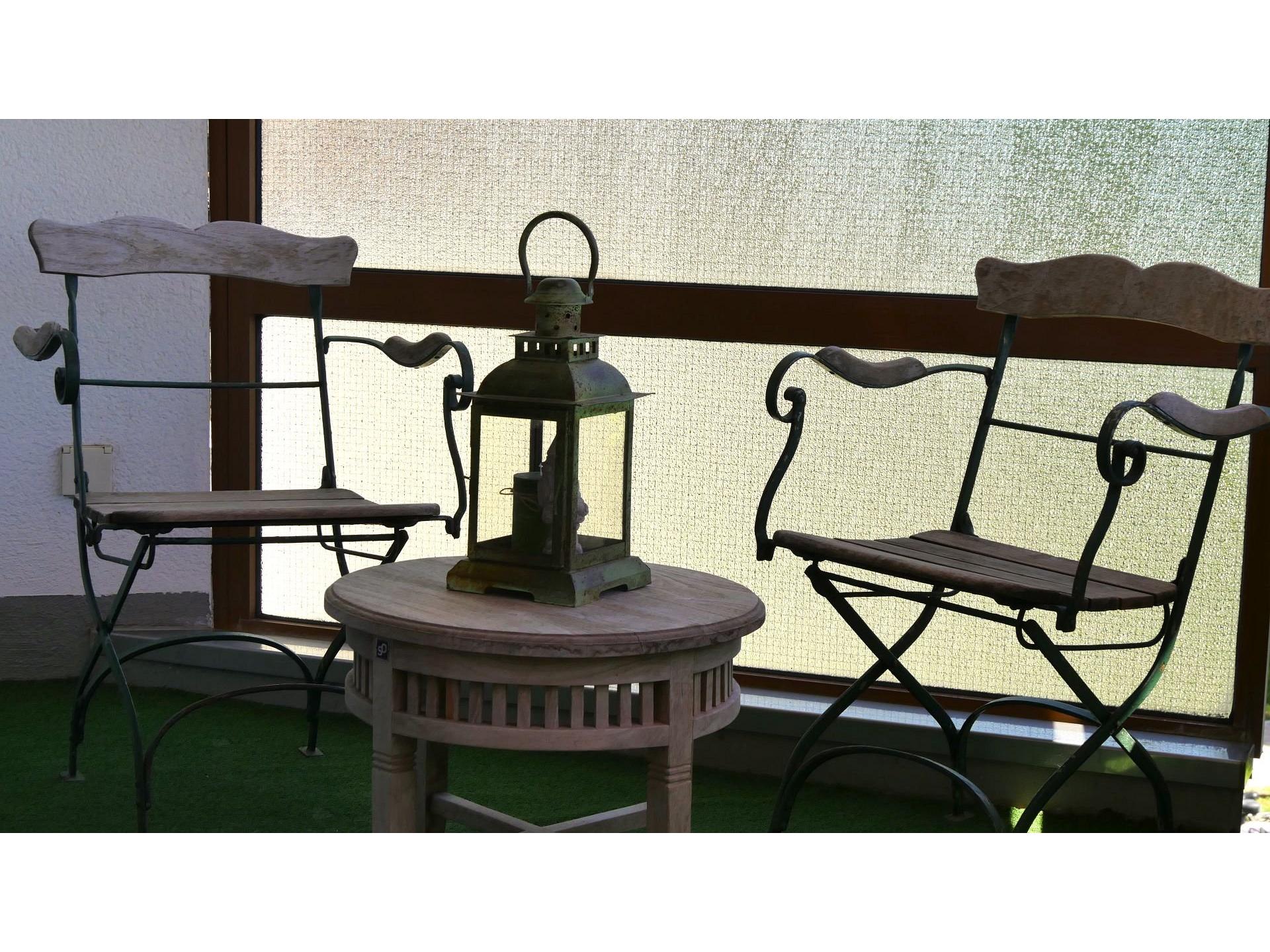 Sitzgruppe auf dem Balkon