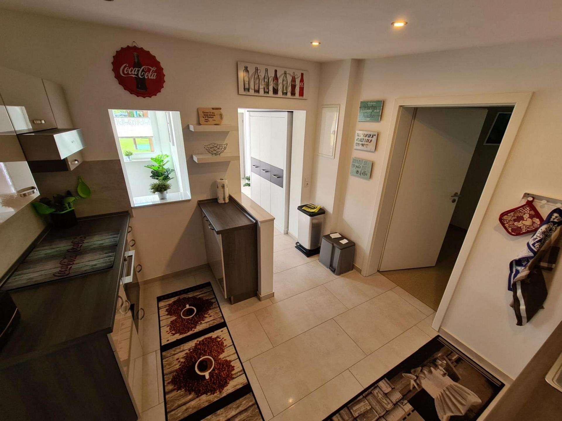 K&uuml;che mit Blick zum