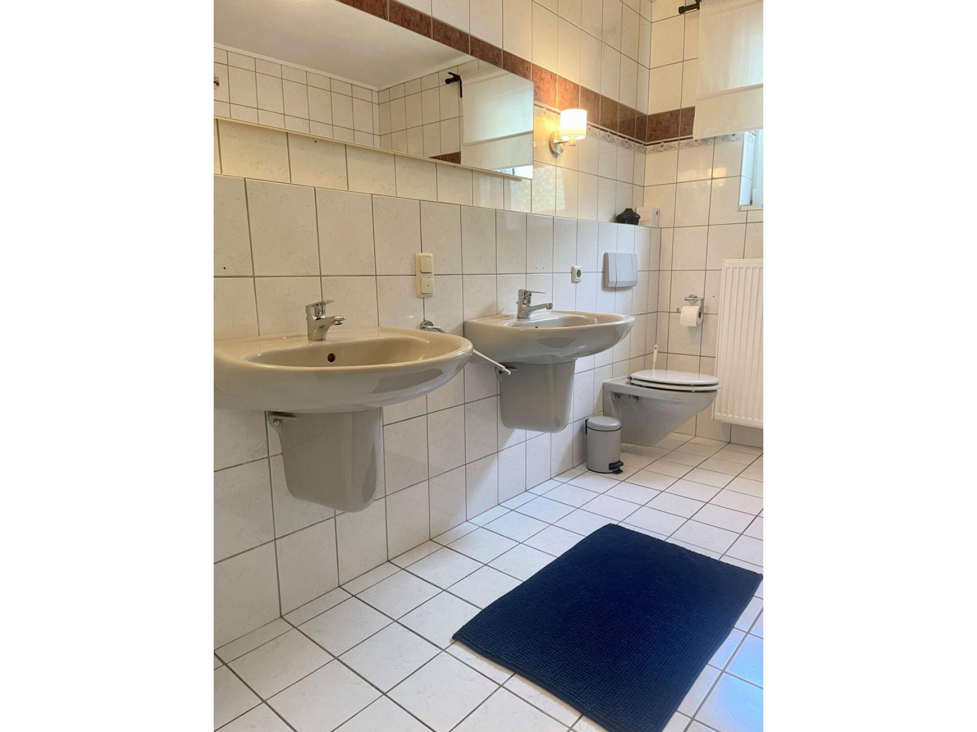 Ruhiges Landhaus am Wald mit Garten Foto 16