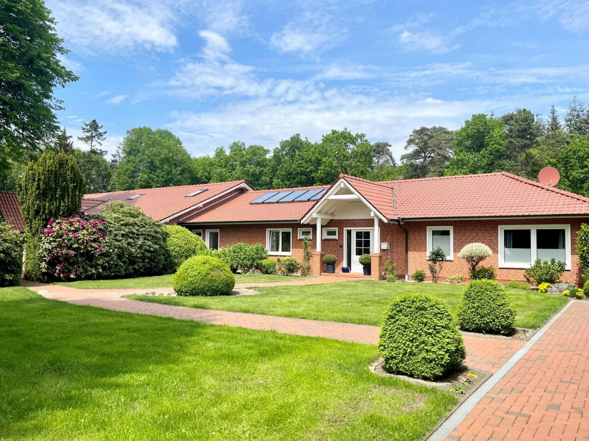 Ruhiges Landhaus am Wald mit Garten Foto 21