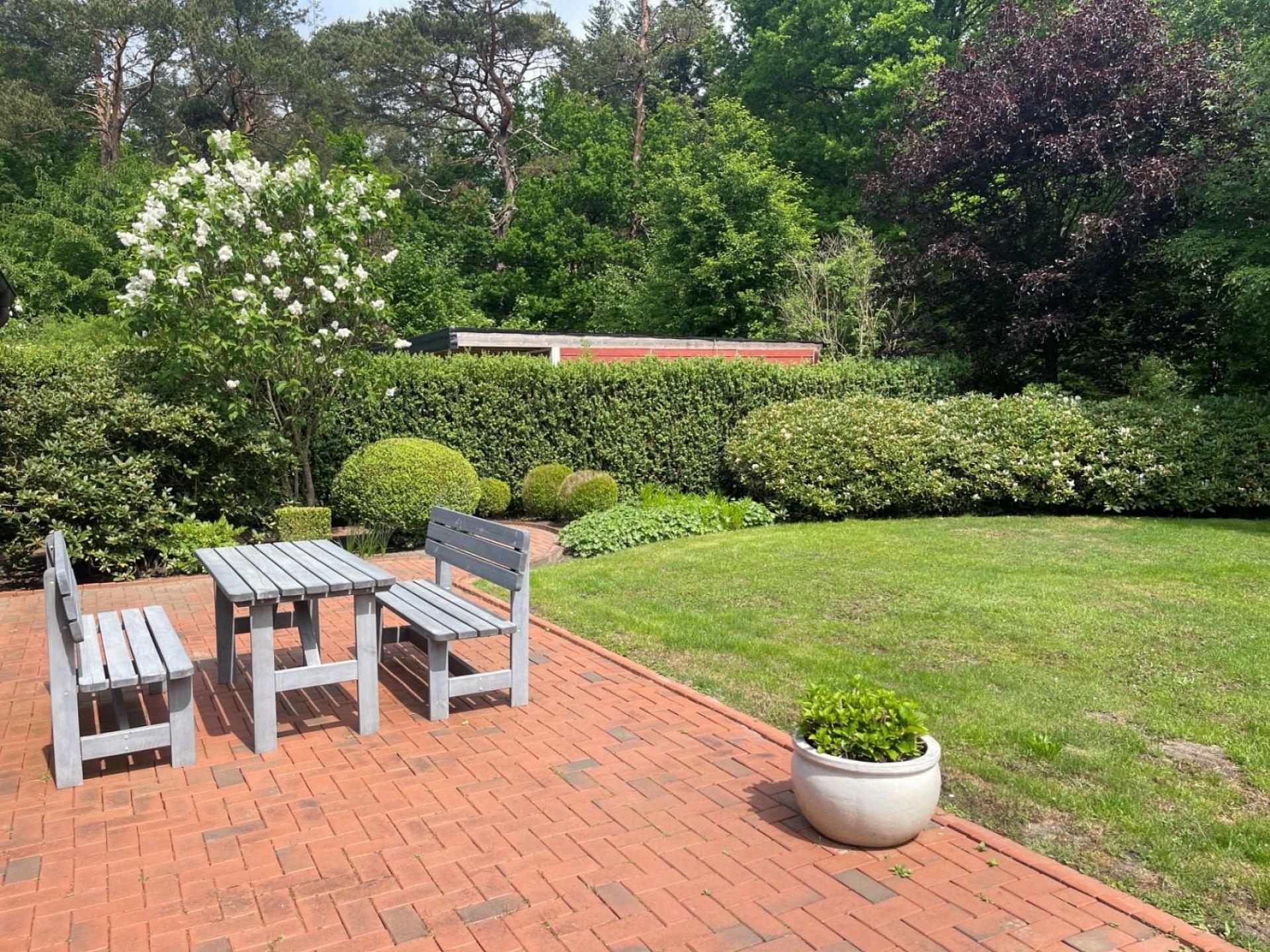 Ruhiges Landhaus am Wald mit Garten Foto 22