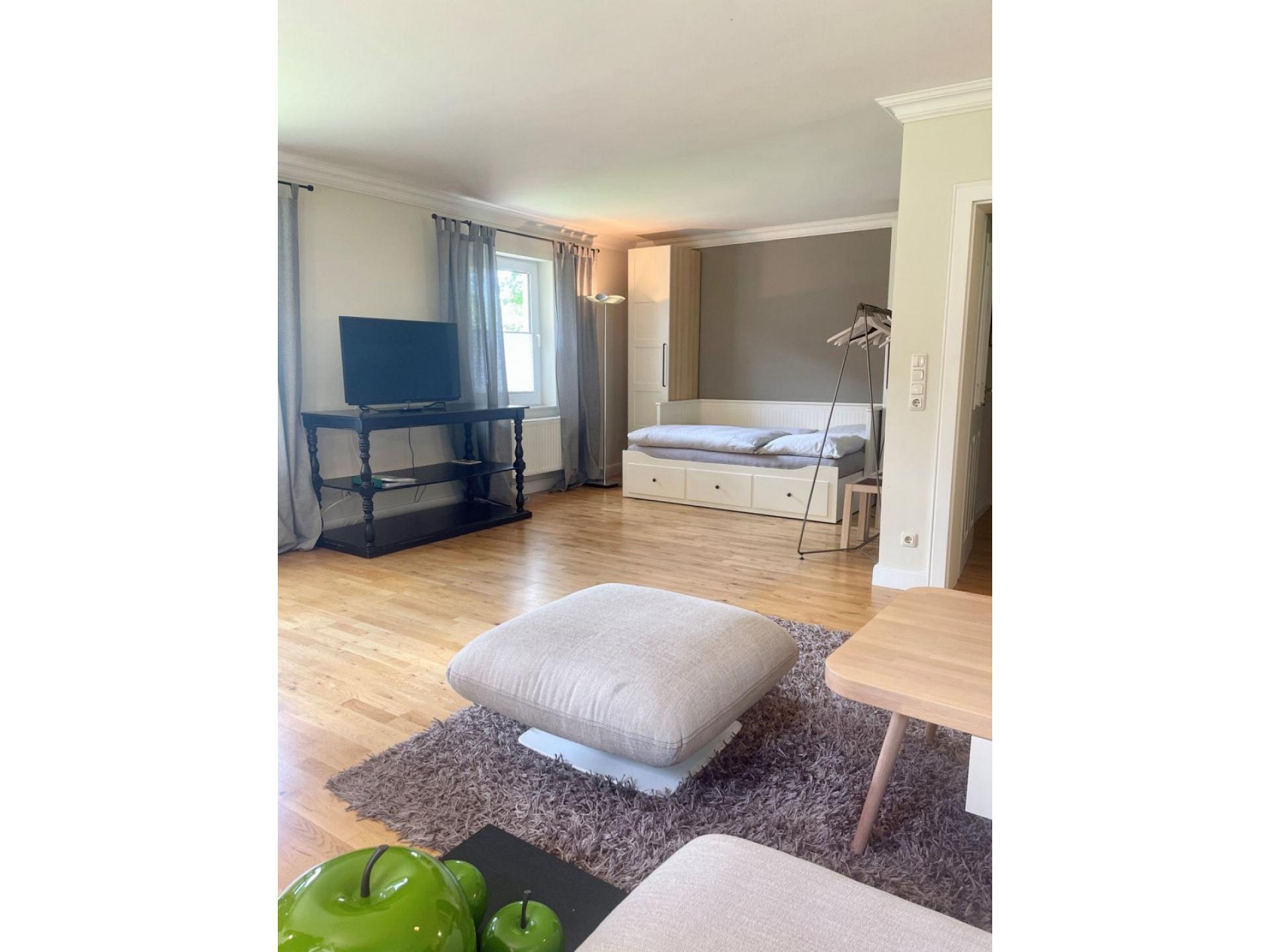 Ruhiges Landhaus am Wald mit Garten Foto 8