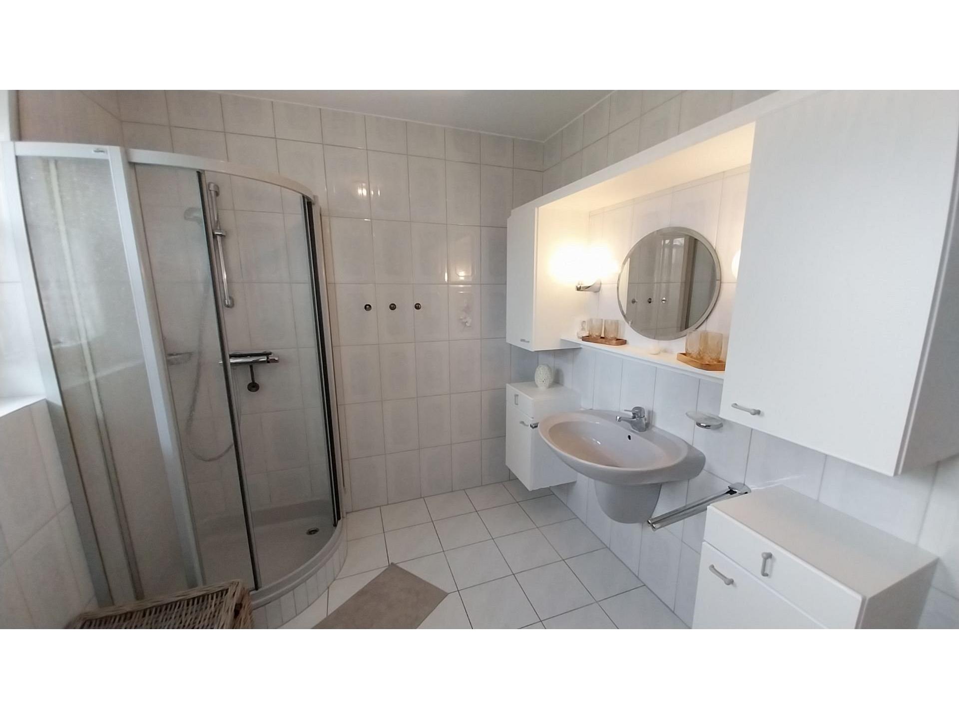 Duschbad EG