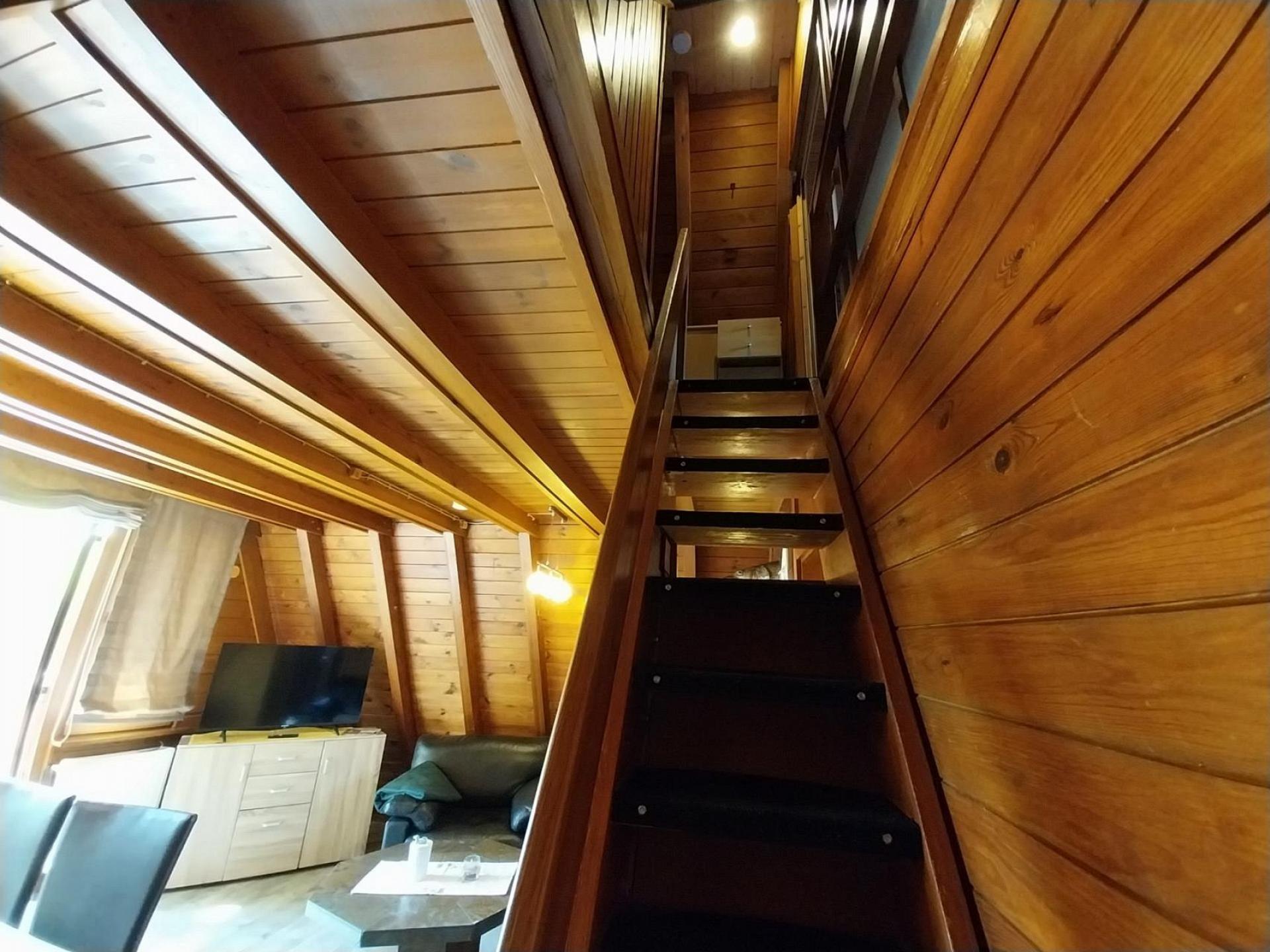 Treppe ins Obergeschoss