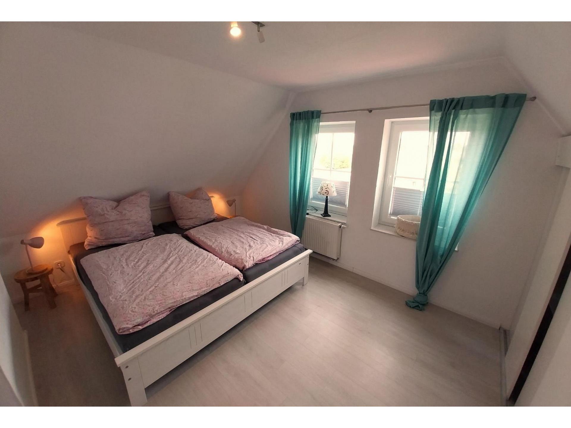 Schlafzimmer 1 im OG